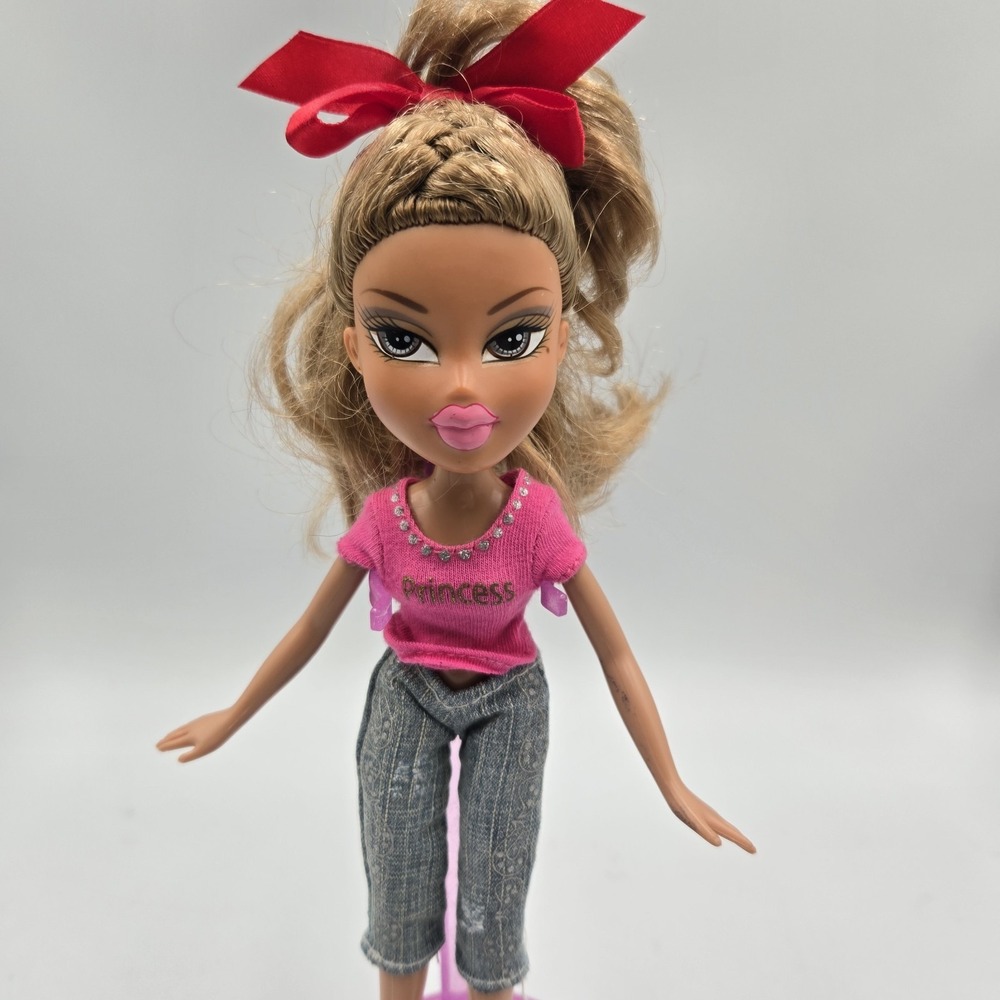 Bratz Pampered Pupz Yasmin Doll 2007 Original Clothes Shoes & Pillow Braided‎